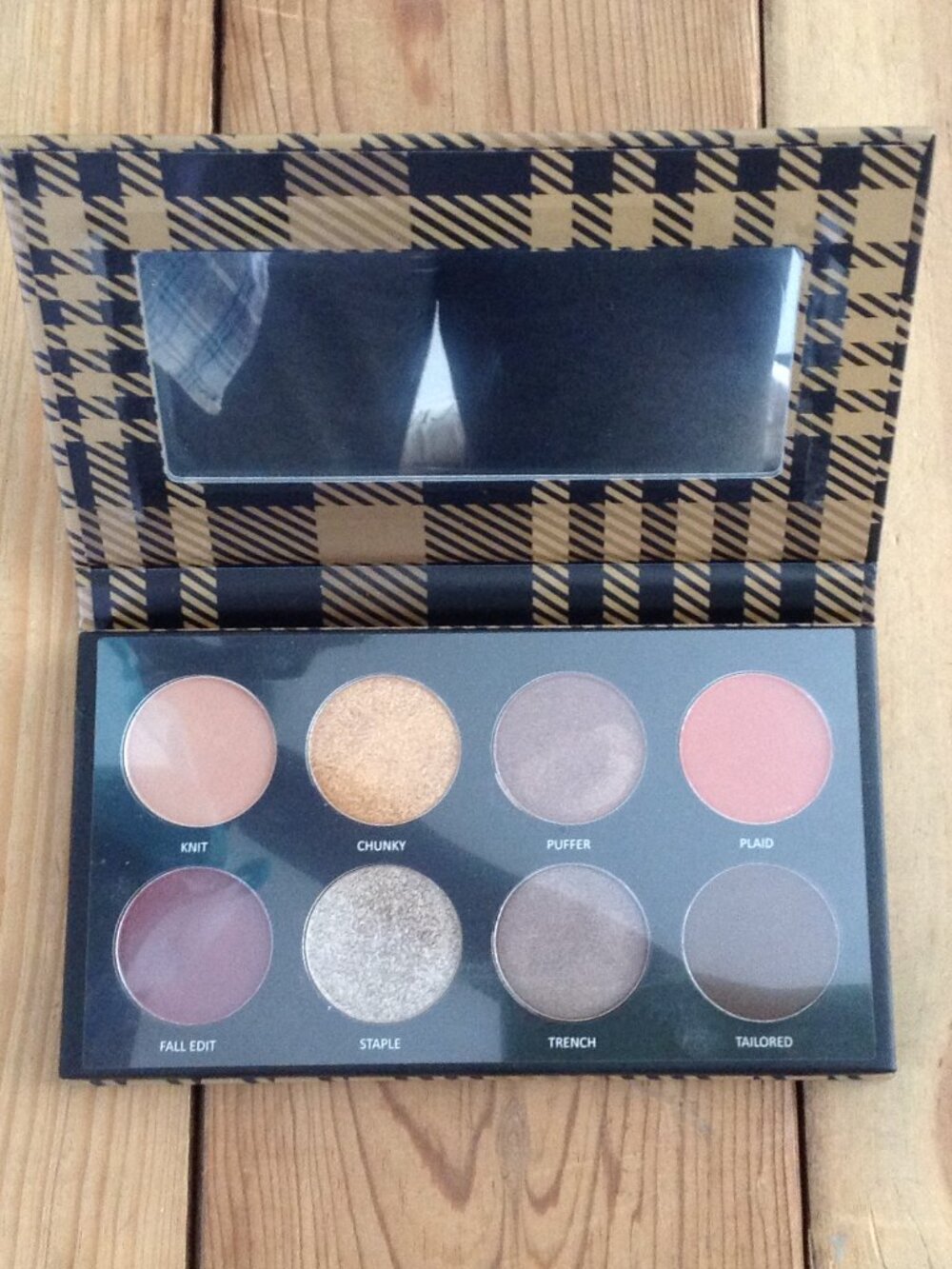 ⭐NWOT – ESTATE COSMETICS FALL EDIT EYE SHADOW PIGMENT PALETTE in Fall Tones, 0.3
